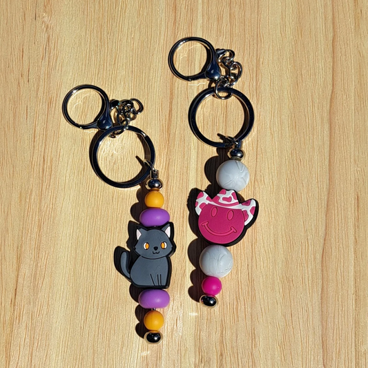 Porte-clés long en perles de silicone